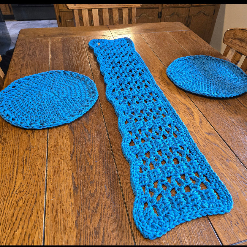Macrame place mats & table Runner