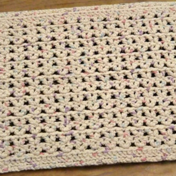 Table runner handmade with 100% cotton yarn - Stitched Creations