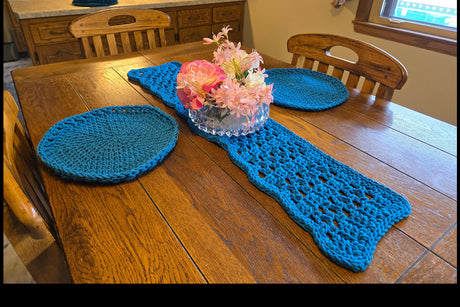 Macrame place mats & table Runner