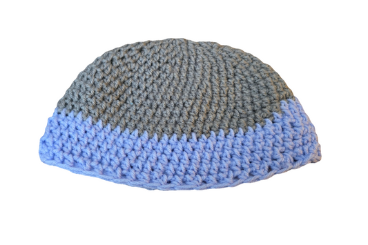 Handmade youth beanie hat in light blue and gray for children, stretchable yarn, size L, cozy winter wear